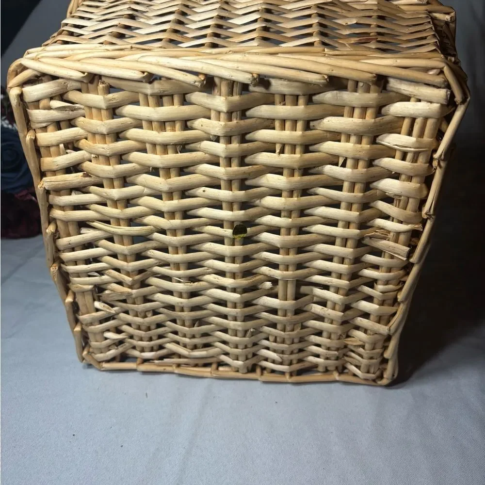 Square Wicker Basket Brown Woven Rattan Display Decor Organizer EPC